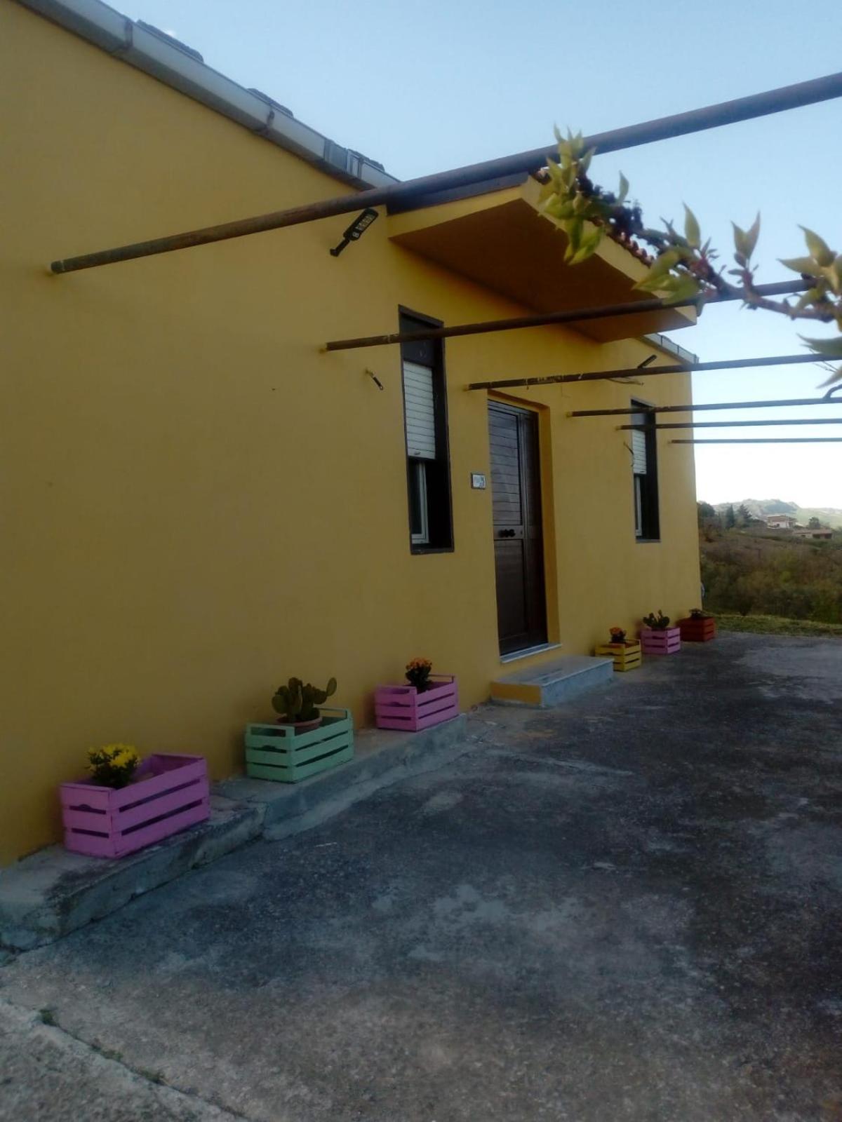 Casa Vacanze Sicilia Casteltermini Ngoại thất bức ảnh