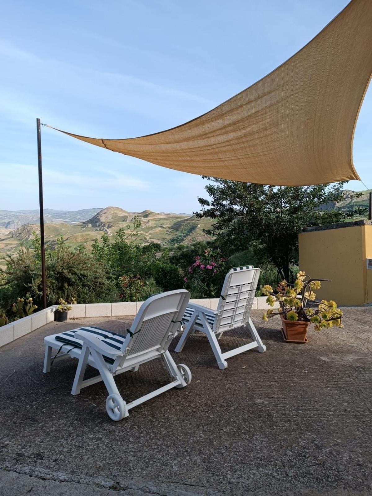 Casa Vacanze Sicilia Casteltermini Ngoại thất bức ảnh